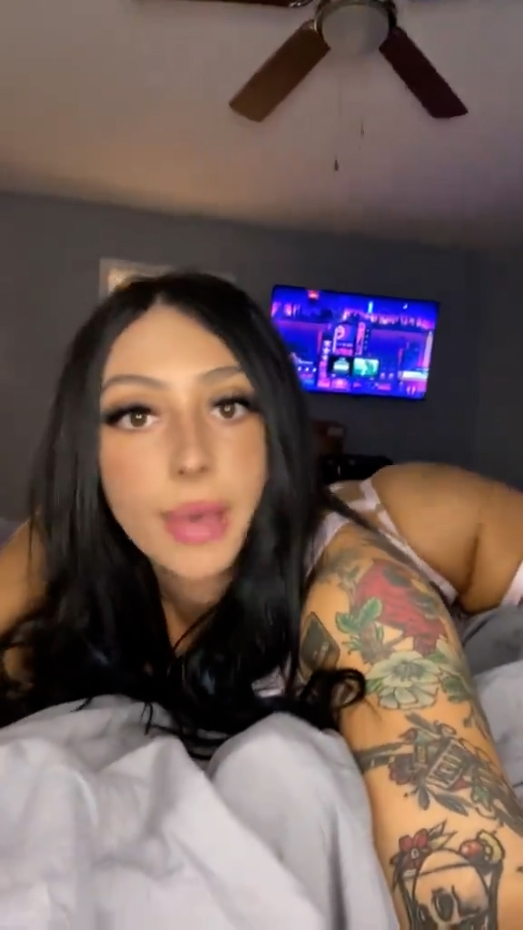 Indiana Mylf Naked on bed video Onlyfans